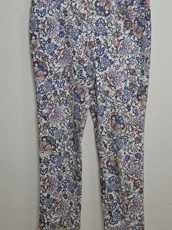 Chico's Pants - Chico's Floral Paisley Leggings in Pink, Blue & Cream